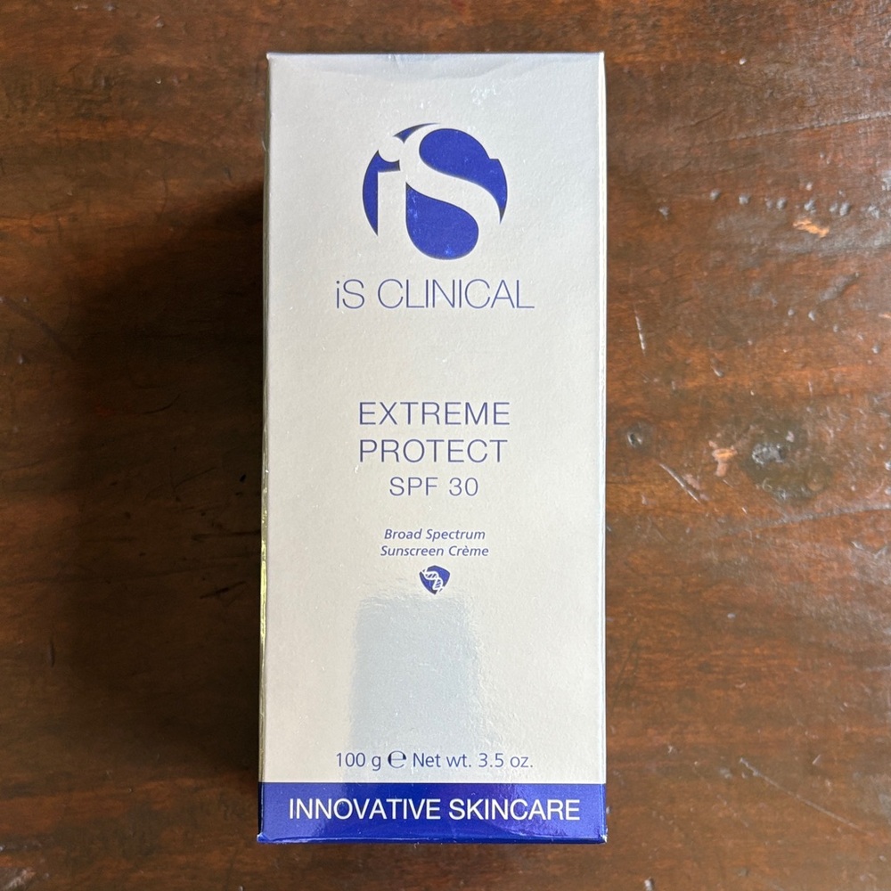 iS Clinical Extreme Protect SPF 30 Sunscreen Creme — White